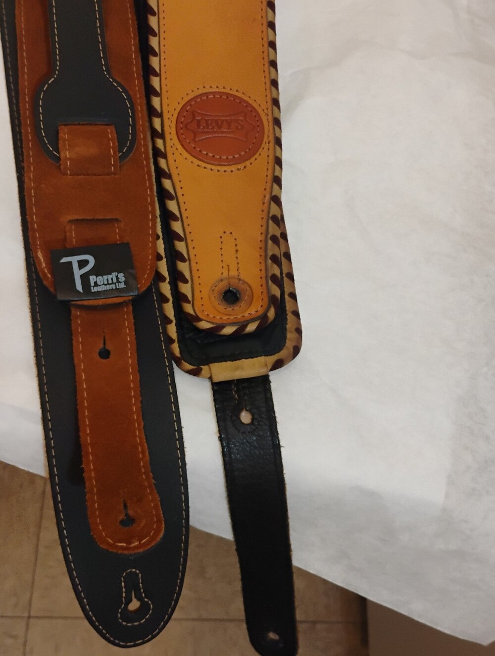 Levy’s And Perris Two Leather Guitar Straps - Picture 10 of 13
